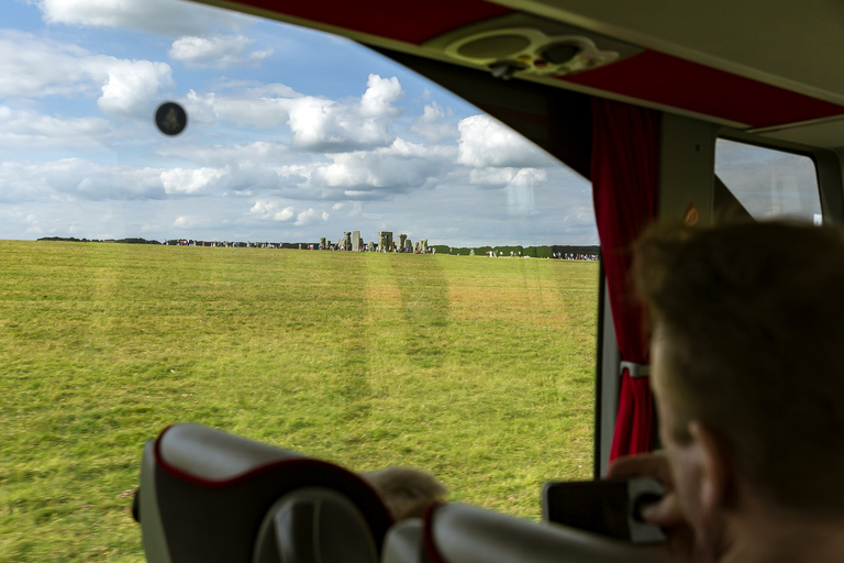 Von London aus: Stonehenge HalbtagestourStonehenge Halbtagestour mit Thames River Cruise Ticket