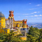 Lisboa: Sintra, Pena, Regaleira, Roca Coast, & Cascais Tour