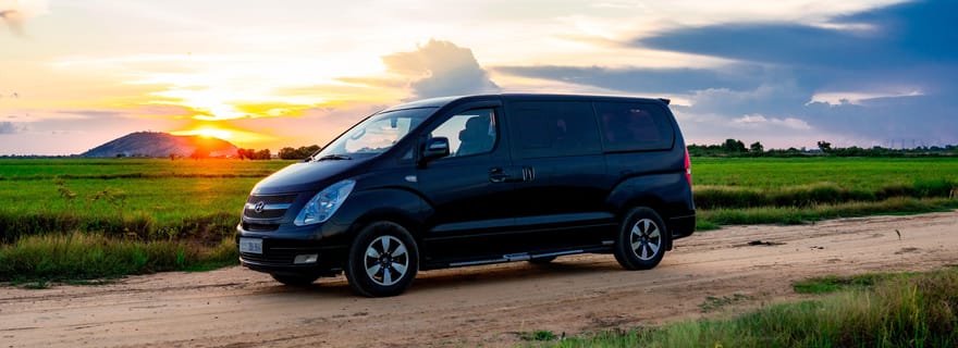 Voiture privée de Siem Reap à Phnom Penh avec visite du marché aux araignées