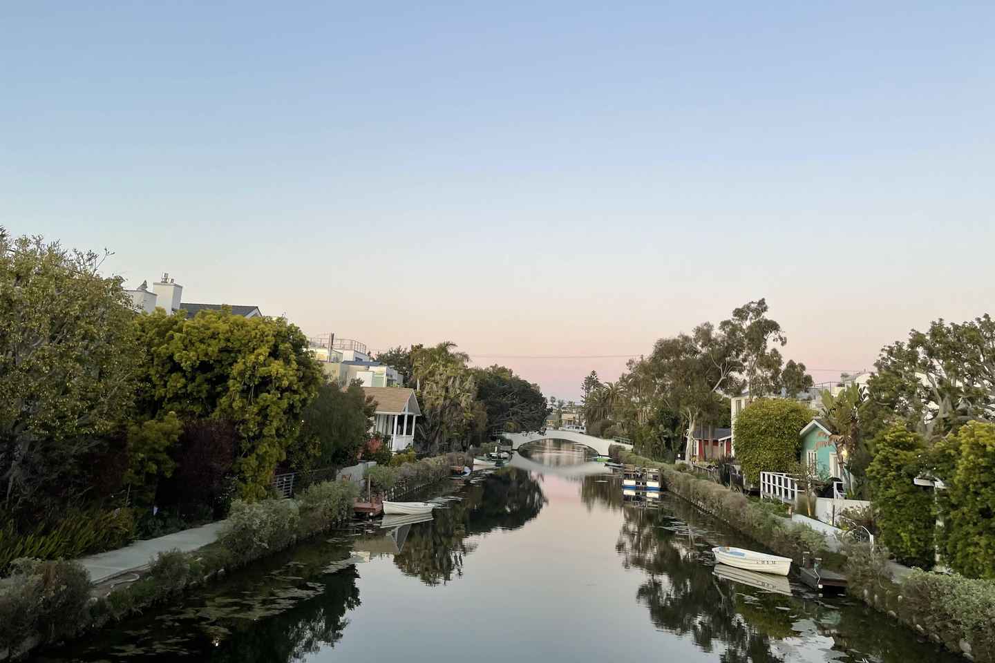 Venice Beach: Guided Walking Tour of the Canals - Venice Beach: Guided Walking Tour of the Canals