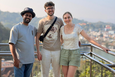 From Kandy to Nuwara Eliya & Moon Plains – Tuk‑Tuk Day Tour From Kandy: Moon Plains Highlands Viewpoint Experience