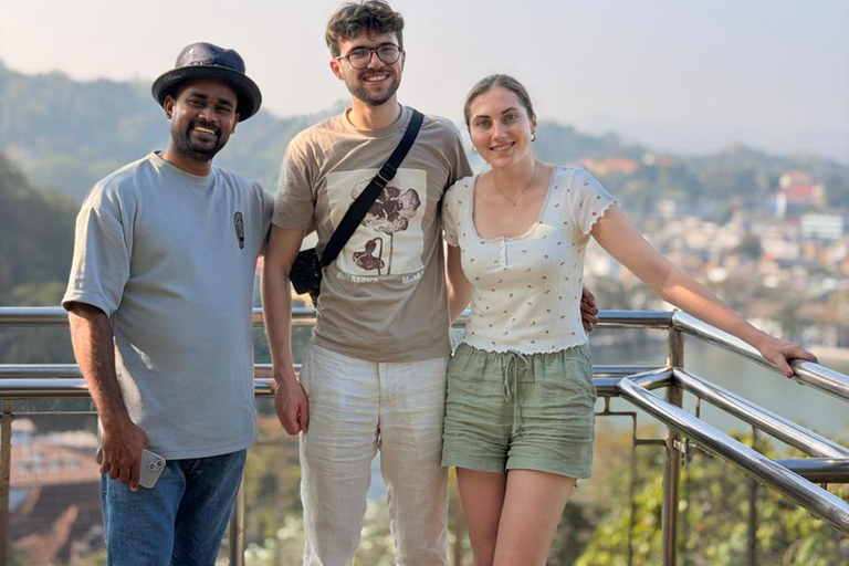 From Kandy to Nuwara Eliya & Moon Plains – Tuk‑Tuk Day Tour From Kandy: Moon Plains Highlands Viewpoint Experience