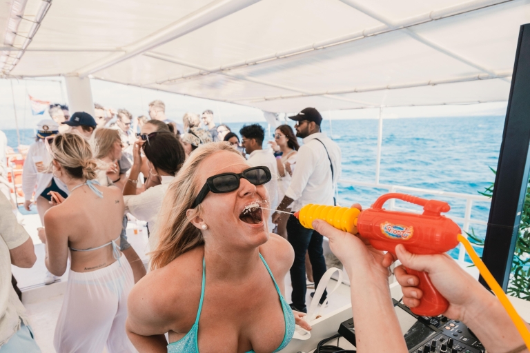 Split: Rejs po Błękitnej Lagunie z przystankiem na kąpiel i after partySplit: Rejs imprezowy z przystankiem na pływanie w Blue Lagoon i po imprezie