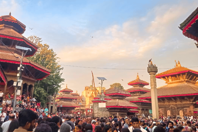 Katmandu: Wycieczka piesza z Monkey Temple i Durbar SquareKatmandu: Wycieczka piesza z wizytą w Świątyni Małp i na placu Durbar Square