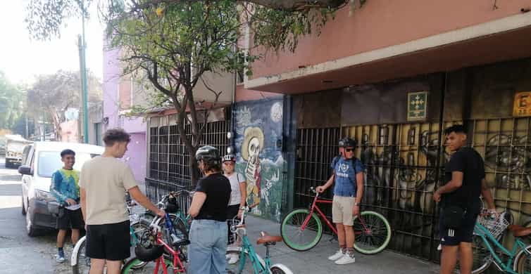 Mexico City: Art Naco, murals & street art bike tour photo 9
