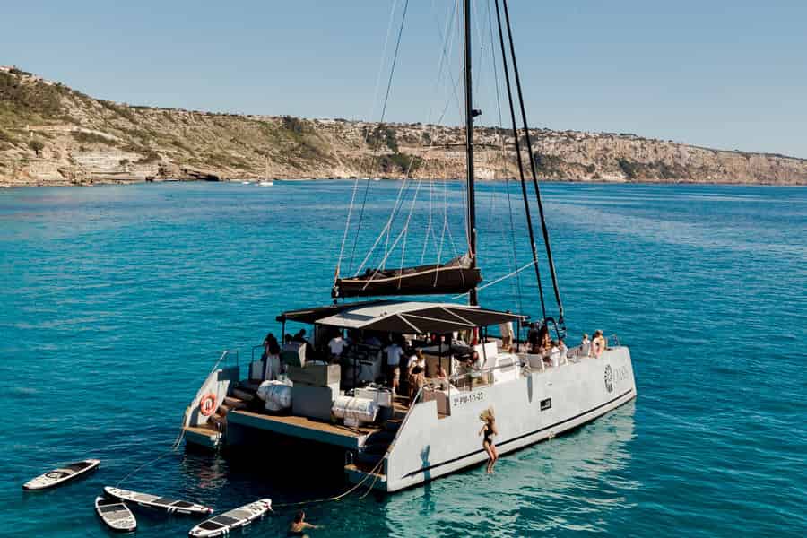 Palma: Premium-Katamaran-Tour zur Cueva Verde & Cala Vella. Foto: GetYourGuide Palma: Premium-Katamaran-Tour zur Cueva Verde & Cala Vella. Foto: GetYourGuide