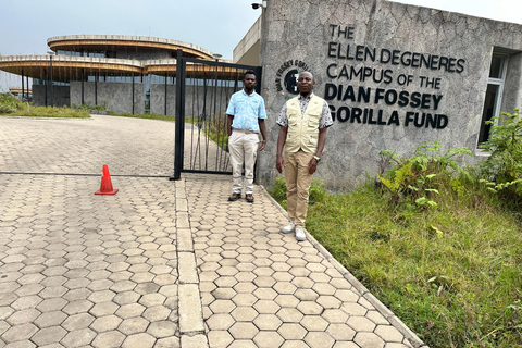 1 journée de randonnée pour les gorilles et le centre de recherche de Karisoke, PN des Volcans