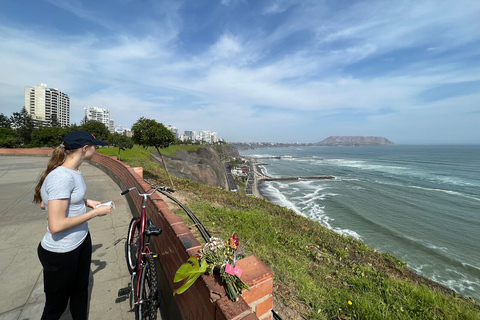 Lima: wycieczka rowerowa po Miraflroes i BarrancoLime Bike Tour w Miraflroes i Barranco