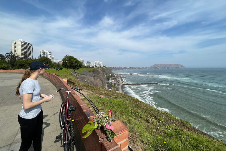 Lima : Excursion à vélo à Miraflroes et BarrancoExcursion en vélo à Miraflroes et Barranco