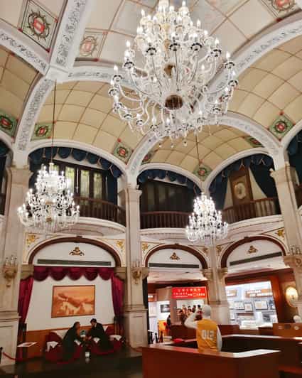 Shanghai: Bund and Astor House Hotel Walking Tour