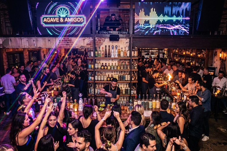 Nagoya: Guided Nightclub Tour with Local Guide