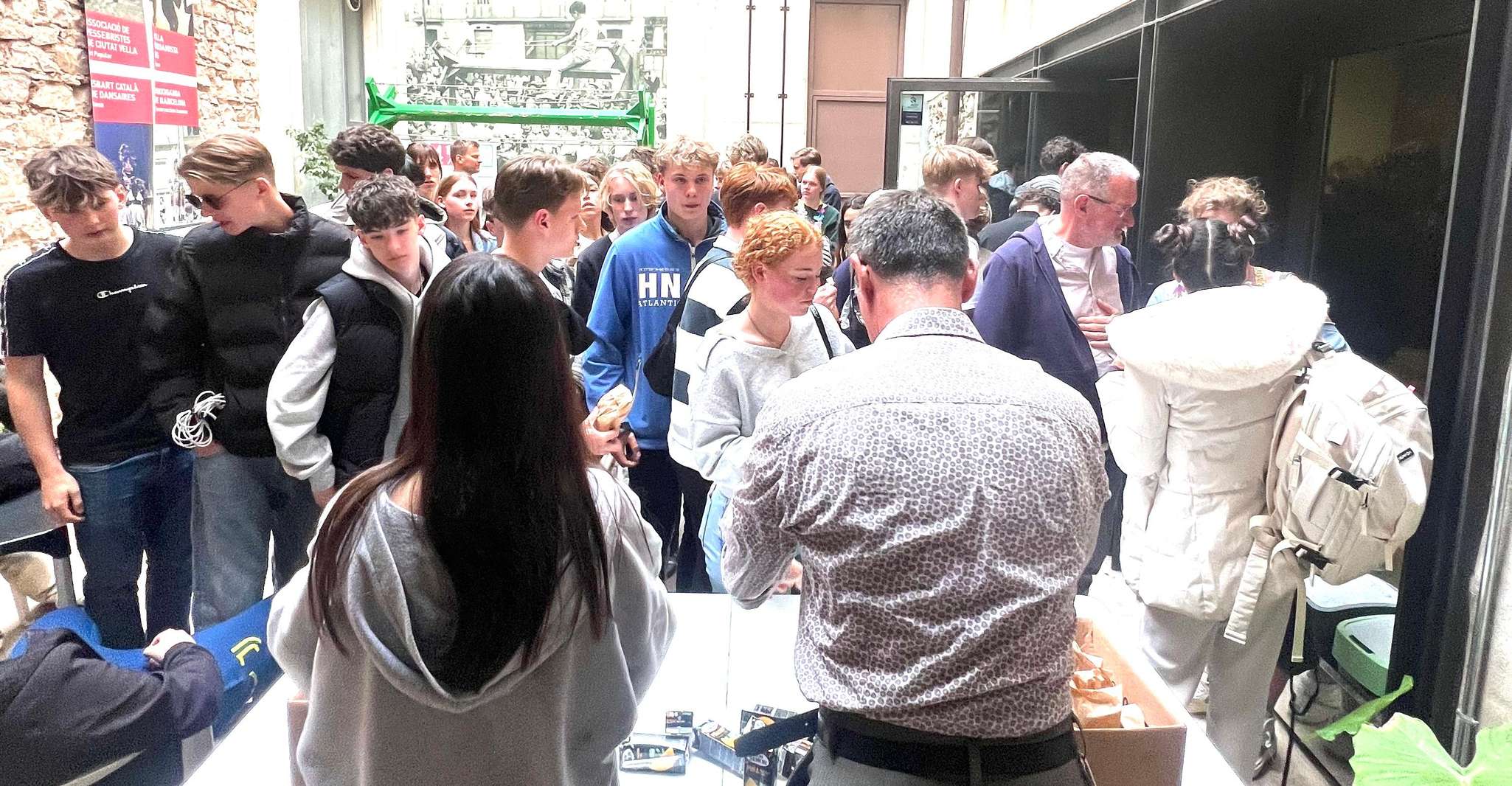 Barcelona: Tango Lesson with Drinks and Video photo 10