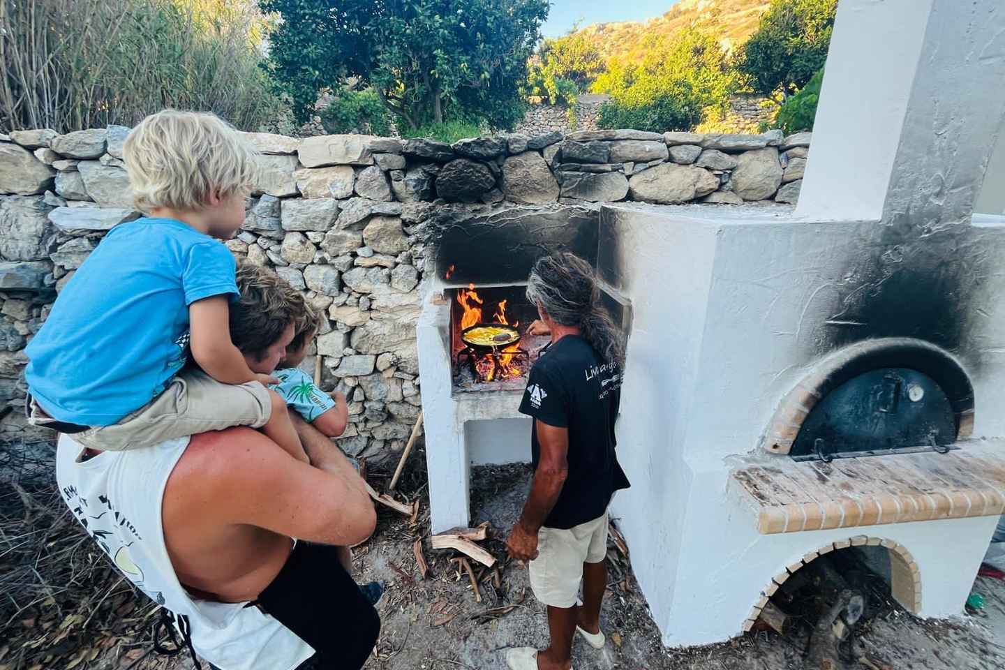 「ナクソスで楽しむペリヴォリ農場と薪料理教室」