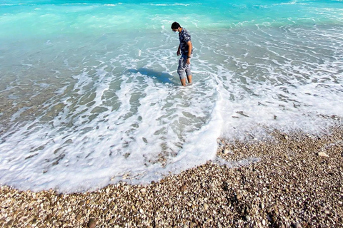 Muscat: Wadi Shab, Fins Beach & Bimmah Sinkhole 4x4 Tour Shared 4x4 Tour