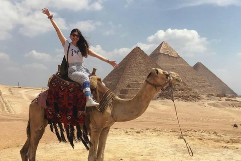 Giza: Private Half-Day Pyramids with Lunch at Villa Khufu