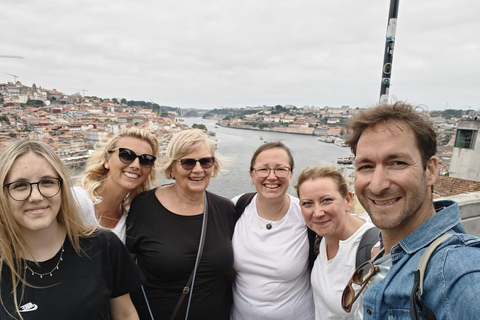 Porto: Walking Tour Highlights with Local Guide (smallgroup) Porto: Walking Tour with Local guide (Private)