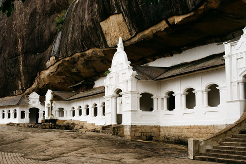 Private Sigiriya, Safari & Village Tour: Colombo/Kandy/South From Sigiriya: Complete Core Tour (Direct Access)