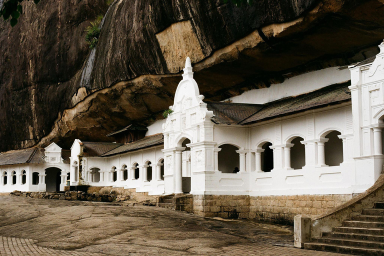 Private Sigiriya, Safari & Village Tour: Colombo/Kandy/South From Sigiriya: Complete Core Tour (Direct Access)