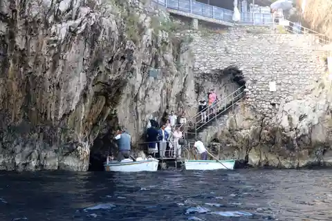 Da Capri: Tour guidato della Grotta Azzurra, di Capri e Anacapri