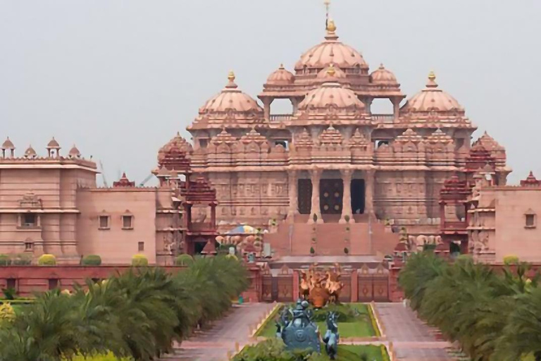 From Delhi: Akshardham Tour With Light &amp; Water ShowAkshardham Guided Tour with Light &amp; Water Show