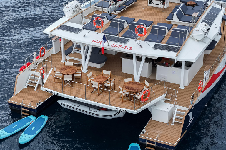Marseille : Le Brunch en Mer dans Les Calanques en Maxi Catamaran