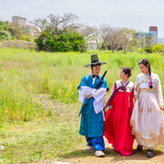 Jeju: Premium Hanbok Experience with Styling & Photo Zone