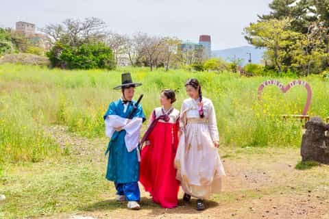 Jeju: Premium Hanbok Experience with Styling & Photo Zone - Image 3