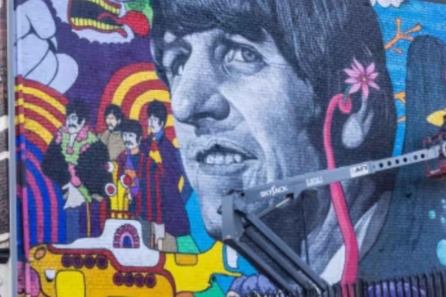 Beatles & Brews: Journey Through Liverpool's Pubs & Melodies
