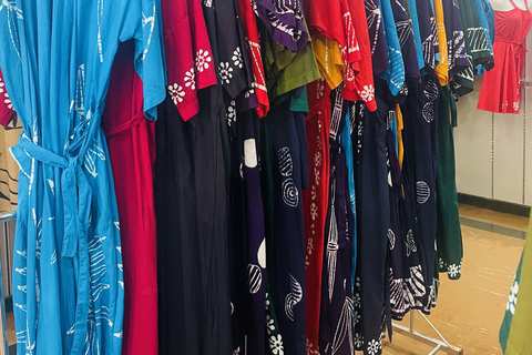 Giriulla: Batik Factory Tour with Ceylon Tea and Sweets