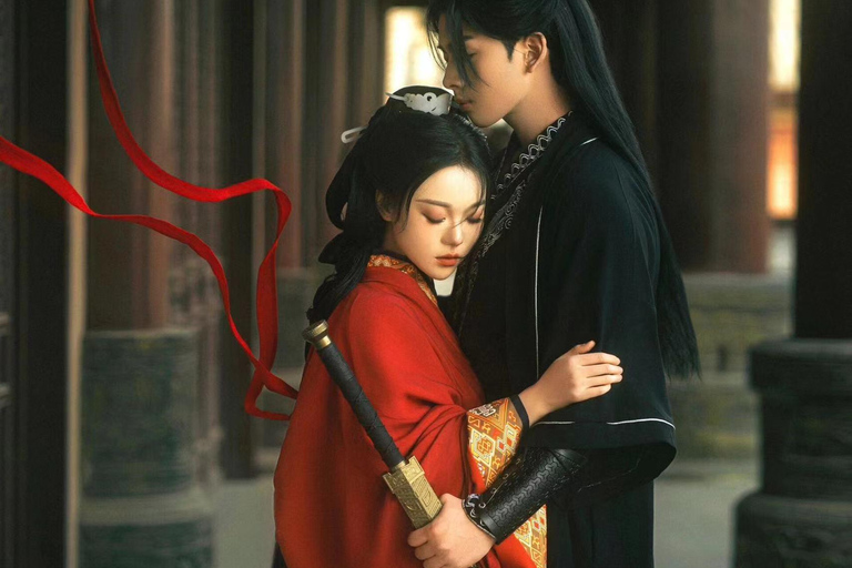 Old Shanghai: Hanfu Photoshoot Walking Tour Experience