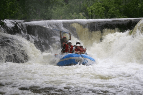 San Cristóbal: Excursión de 3 días en balsa con cascadas y ruinasCabina con baño compartido