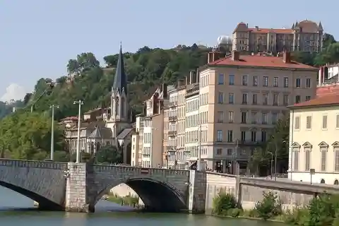 Lyon: Private Walking Tour of the City