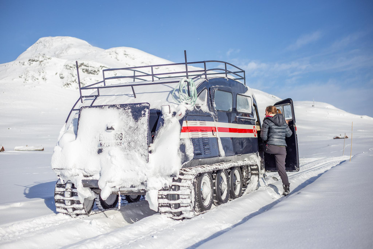 Verken Jotunheimen met Snowcoach en sneeuwschoenen