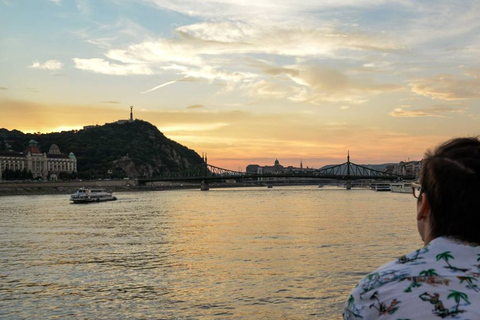 Crucero por el Danubio al atardecer en Budapest con Prosecco ilimitado