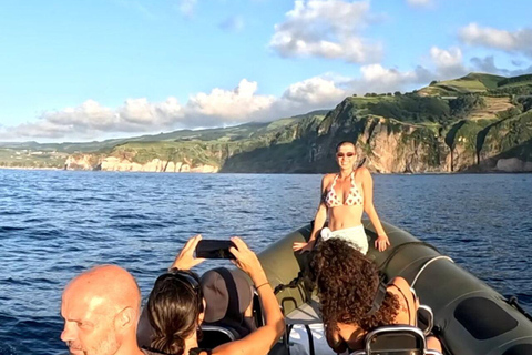 São Miguel: Sunset Boat Tour – Golden Light, Cliffs & Caves