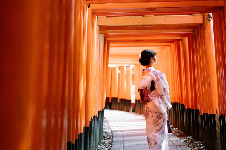 Kyoto: Kimono Rental with Hairstyling and Makeup