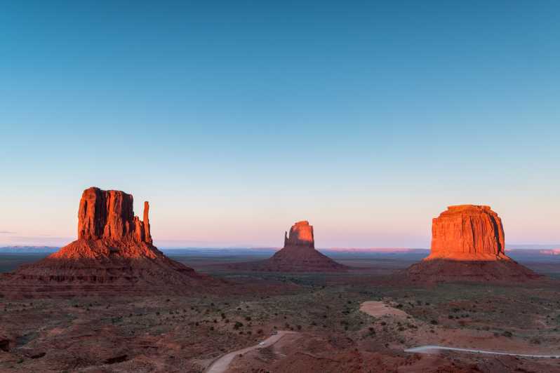Monument Valley: Tour bij zonsondergang met Navajo-gids