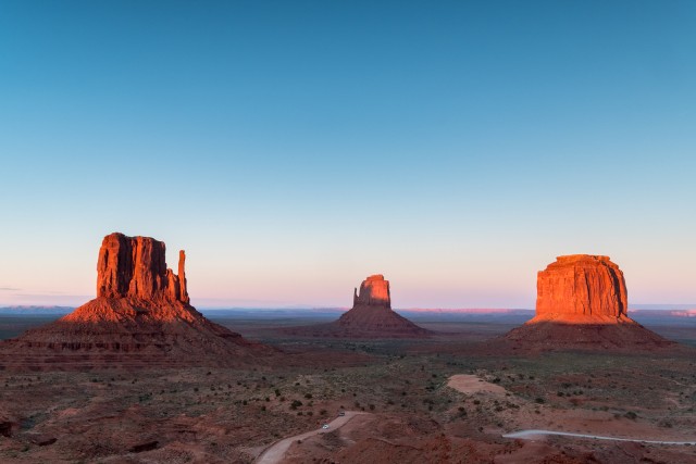 Visit Monument Valley Sunset Tour with Navajo Guide in Monument Valley