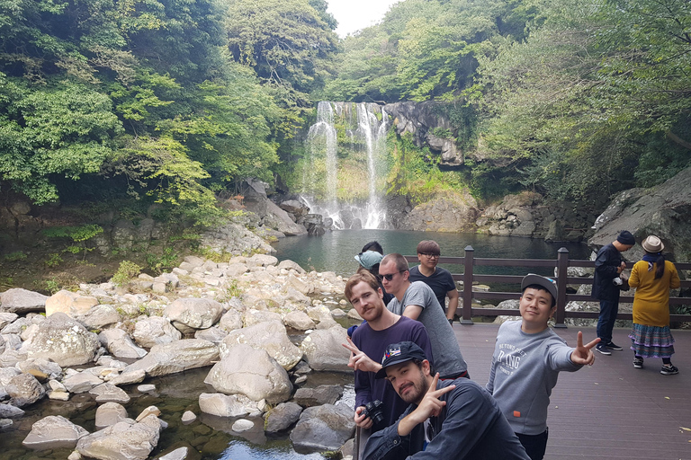 Jeju: tour di un giorno intero della parte orientale di Jeju con pranzo e biglietti d&#039;ingresso