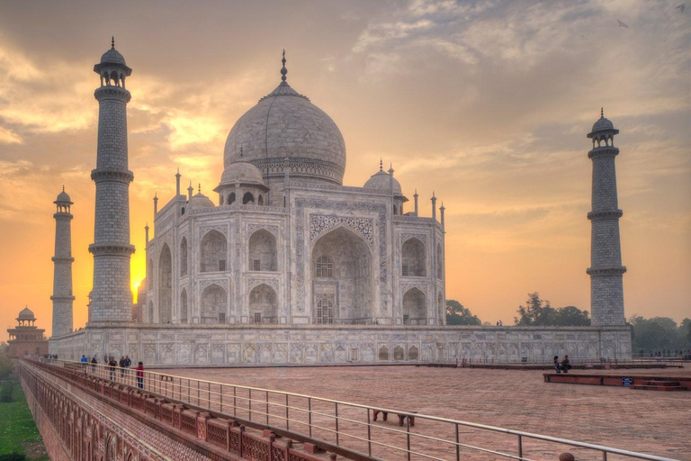 From New Delhi: Private Sunrise Taj Mahal & Agra Tour by car From Delhi: Private AC Car with Driver + Tour Guide