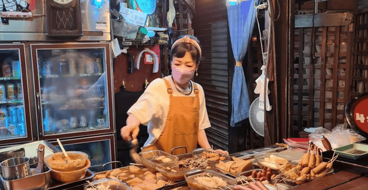 Osaka: Deep Backstreets Walking Tour with Dinner Option photo 2