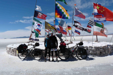 Uyuni: 2-dagars tur med tågkyrkogård och Salar de Uyuni