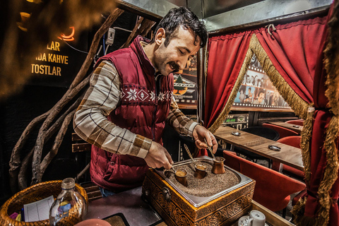 Istanbul: Baklava Backstreets Food Tour with 12+ Tastings