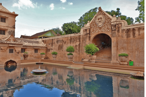 Yogyakarta: Excursión de un día al Palacio del Sultán y al Castillo de Agua