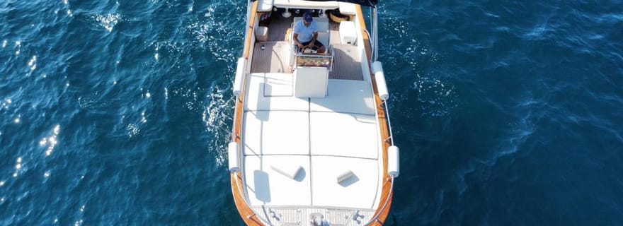 Île d'Ischia : visite privée d'une jounée en bateau sur l'Aprea 8,3m