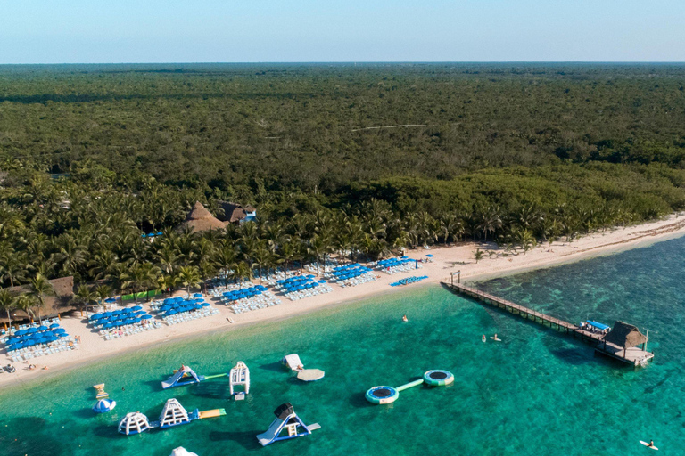 Cozumel: Paradise Beach Club Day Pass with Food & Drinks