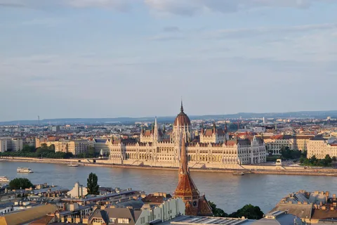 Budapest: private deluxe tour with a native, in Spanish