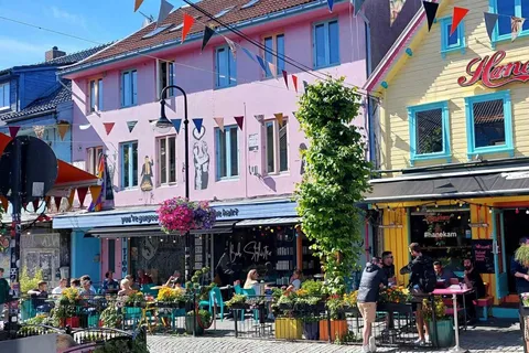 Stavanger: City Highlights Bus and Walking Tour