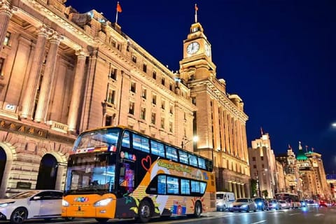 Shanghai: Hop-On Hop-Off Bus Ticket with Audio Guide