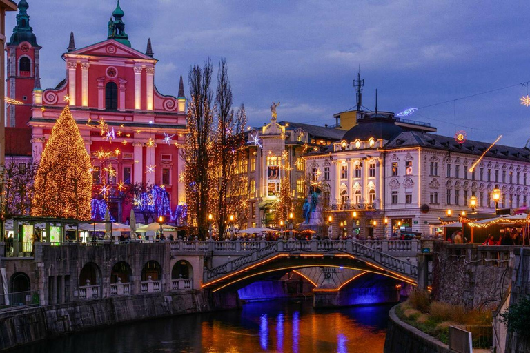 Ljubljana: Holiday Lights Boat Cruise with Mulled Wine